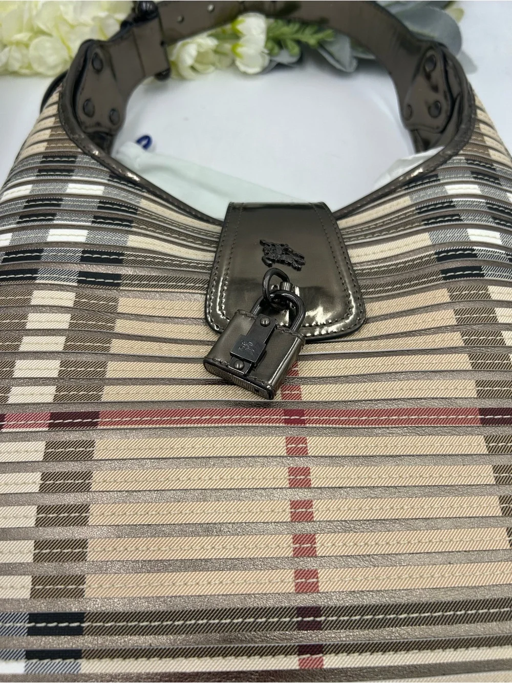 Women's Burberry Brooke hobo Bag canvas check made in Italy pristine condition